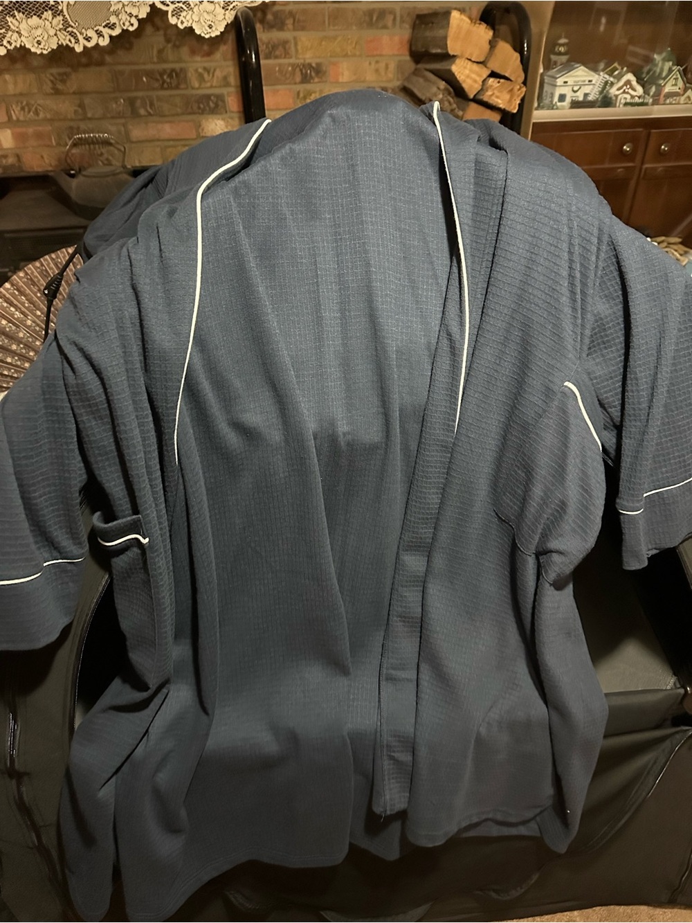 NWT Amazon Essentials Navy Bath Robe with White Piping and pockets. 5XL